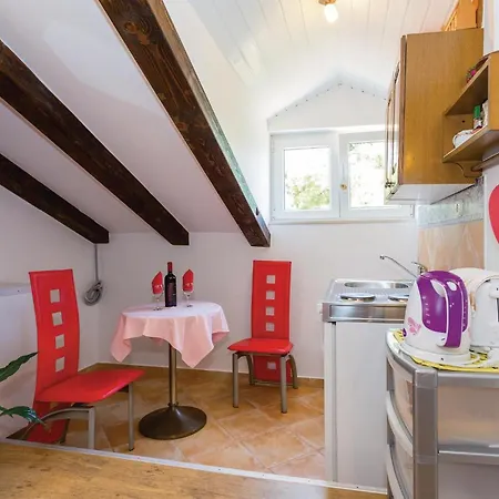 Apartment In With Kitchenette